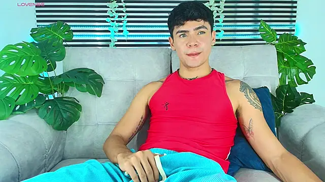 CamiiGuzmanX online show from April 9, 8:25 pm