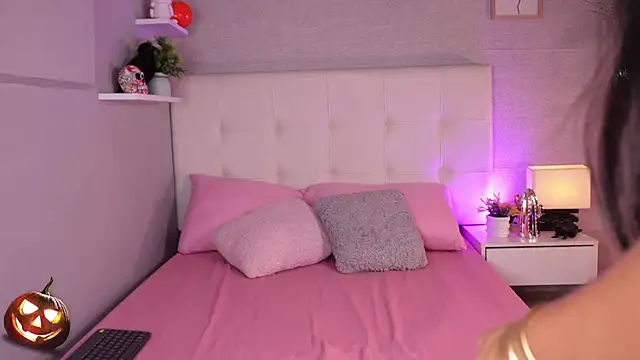 Snapshot of barbaramarmol chatting on October 31, 12:50 pm barbaramarmol online show from October 31, 12:50 pm