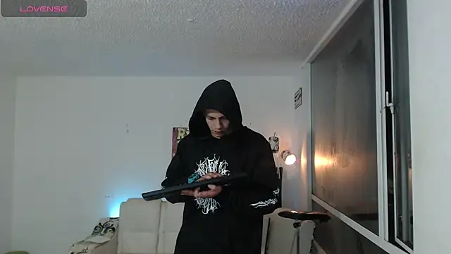 Thomasjons  online show from April 18, 4:27 am