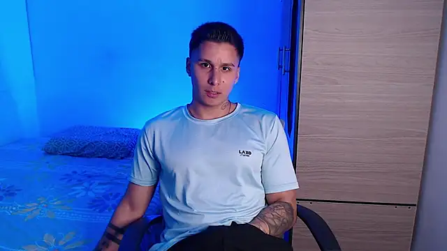 Snapshot of valentinosex1 chatting on November 9, 9:46 pm valentinosex1 online show from November 9, 9:46 pm