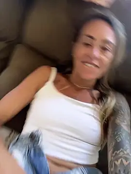 Snapshot of Princesahtinha chatting on February 11, 4:56 pm Princesahtinha online show from February 11, 4:56 pm