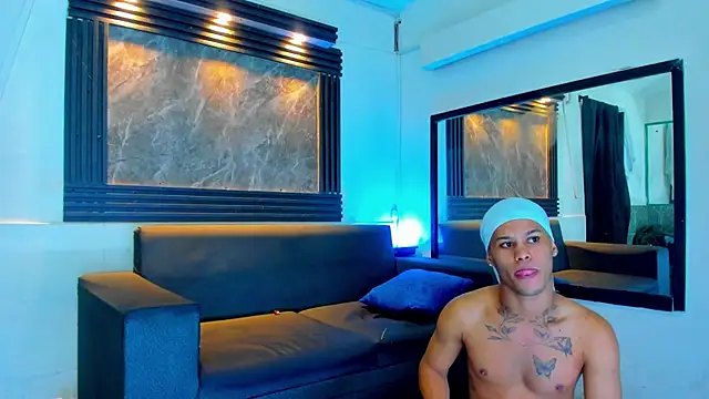 Snapshot of Rick_big chatting on October 10, 4:33 am Rick big online show from October 10, 4:33 am