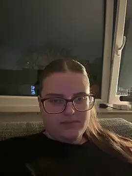 Snapshot of CurvyPaar2 chatting on February 10, 8:35 pm CurvyPaar2 online show from February 10, 8:35 pm