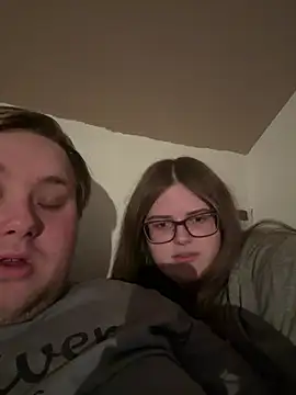 Snapshot of CurvyPaar2 chatting on February 14, 8:27 pm CurvyPaar2 online show from February 14, 8:27 pm