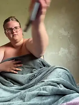 CurvyPaar2 online show from May 31, 2:24 pm