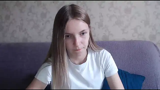 HitGyrl online show from October 29, 8:16 am