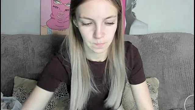 HitGyrl online show from December 1, 1:10 am