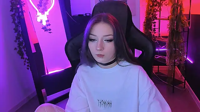 Snapshot of LiliLuna chatting on September 21, 1:24 pm LiliLuna online show from September 21, 1:24 pm