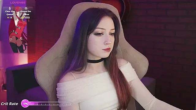 Snapshot of LiliLuna chatting on October 2, 9:49 am LiliLuna online show from October 2, 9:49 am