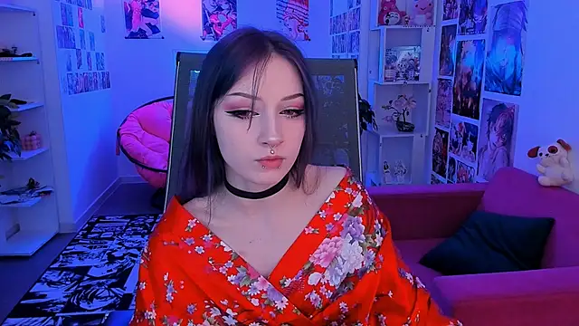 Snapshot of LiliLuna chatting on October 5, 3:54 pm LiliLuna online show from October 5, 3:54 pm