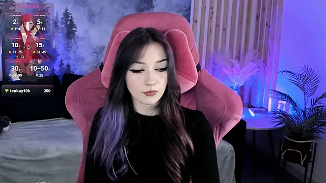 Snapshot of LiliLuna chatting on November 3, 12:28 pm LiliLuna online show from November 3, 12:28 pm