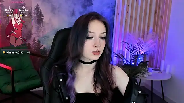 Snapshot of LiliLuna chatting on November 6, 1:12 pm LiliLuna online show from November 6, 1:12 pm