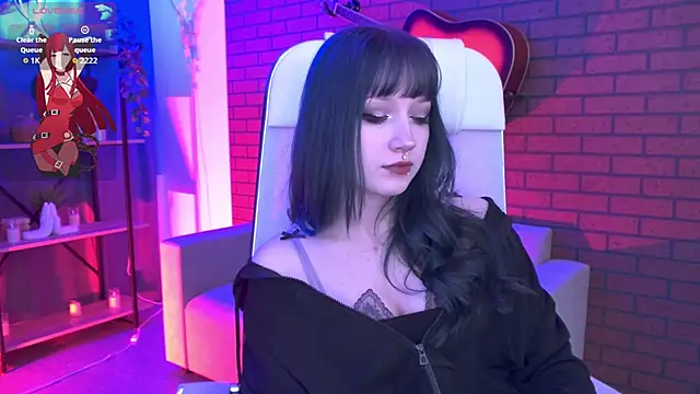 LiliLuna online show from January 12, 4:45 pm