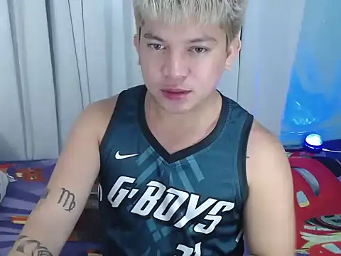 Snapshot of Fuckboii_intown chatting on November 18, 4:33 pm Fuckboii intown online show from November 18, 4:33 pm