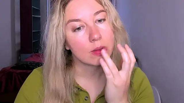NancySanders online show from July 17, 3:35 am