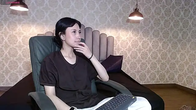  mavis2 online show from September 24, 8:56 pm