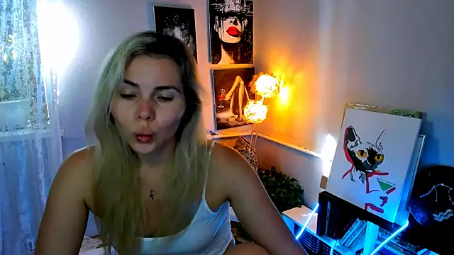 Snapshot of LoraBoyar chatting on July 2, 2:12 pm LoraBoyar online show from July 2, 2:12 pm