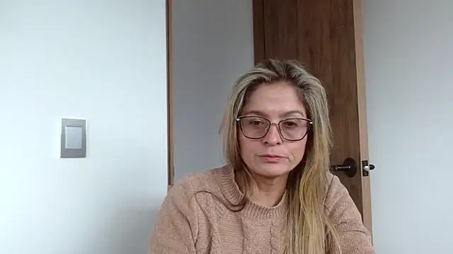 linda-mature43 online show from October 21, 5:57 pm