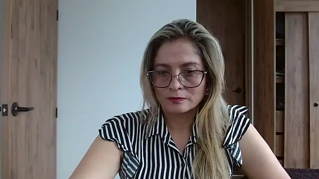 linda-mature43 online show from October 23, 5:23 pm