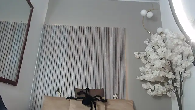 Snapshot of Michellee_20 chatting on October 12, 1:10 pm Michellee 20 online show from October 12, 1:10 pm