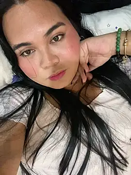 Snapshot of YourThicc_bella chatting on February 16, 3:19 pm YourThicc bella online show from February 16, 3:19 pm