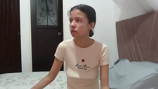 nathaly jones  online show from February 1, 12:15 pm