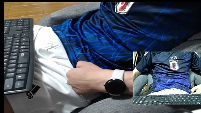 Snapshot of Yasu2000 chatting on May 9, 12:16 am Yasu2000 online show from May 9, 12:16 am