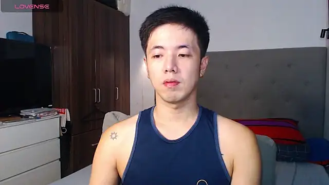 Snapshot of Addictiveboi chatting on February 8, 3:10 am Addictiveboi online show from February 8, 3:10 am