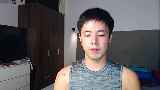 Snapshot of Addictiveboi chatting on February 15, 7:51 am Addictiveboi online show from February 15, 7:51 am