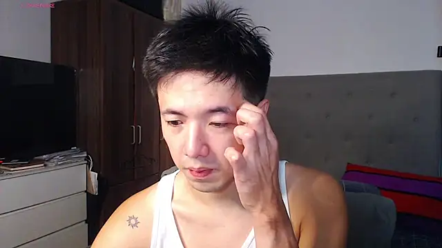 Snapshot of Addictiveboi chatting on February 25, 2:21 am Addictiveboi online show from February 25, 2:21 am