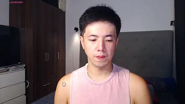 Snapshot of Addictiveboi chatting on March 1, 3:52 am Addictiveboi online show from March 1, 3:52 am