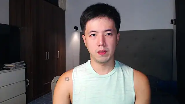 Snapshot of Addictiveboi chatting on March 2, 4:25 am Addictiveboi online show from March 2, 4:25 am