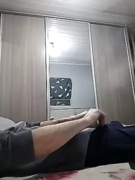 12dery online show from October 9, 1:53 pm