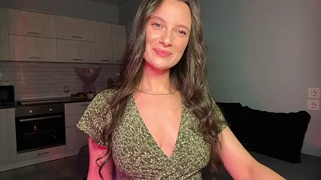 Snapshot of Luna_Raee chatting on November 11, 1:00 pm Luna Raee online show from November 11, 1:00 pm