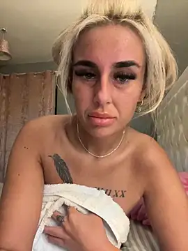 EllieMaeBaby online show from November 28, 9:17 pm