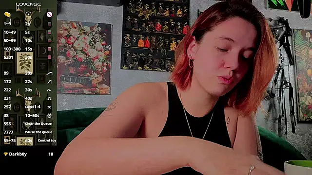 Snapshot of the_high_priestess chatting on November 20, 3:18 am the high priestess online show from November 20, 3:18 am