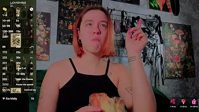 Snapshot of the_high_priestess chatting on November 23, 3:39 am the high priestess online show from November 23, 3:39 am