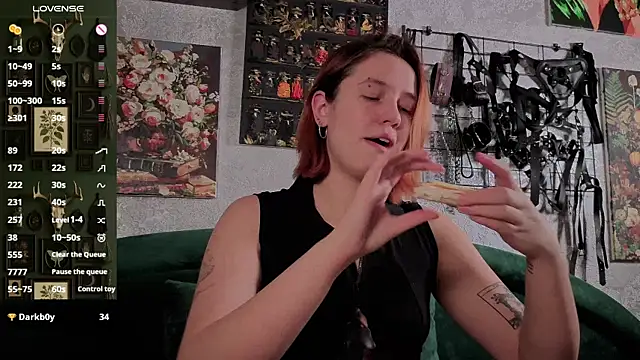 Snapshot of the_high_priestess chatting on November 30, 4:38 am the high priestess online show from November 30, 4:38 am