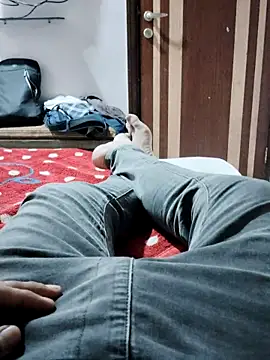 rocky4u7 online show from April 15, 7:48 am