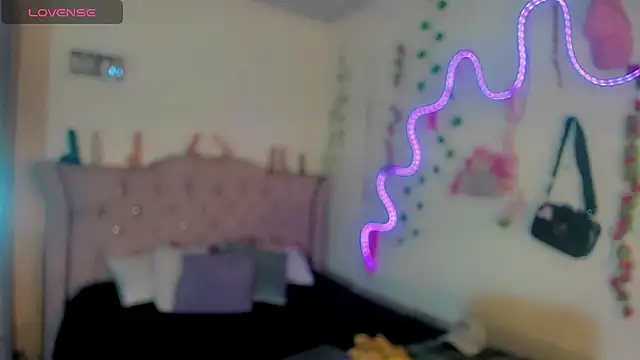 Snapshot of Cata_MW chatting on February 23, 7:11 pm Cata MW online show from February 23, 7:11 pm