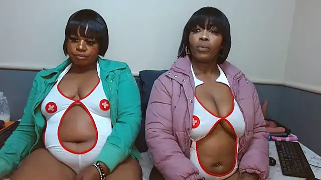 Snapshot of SlutyAngelxxx chatting on April 24, 12:46 am SlutyAngelxxx online show from April 24, 12:46 am