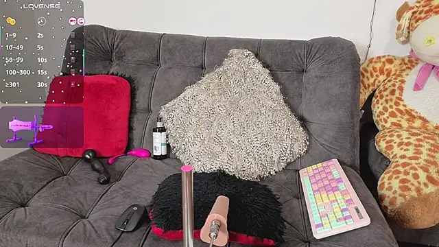 Snapshot of Sweet_Khriis chatting on February 3, 6:40 am Sweet Khriis online show from February 3, 6:40 am