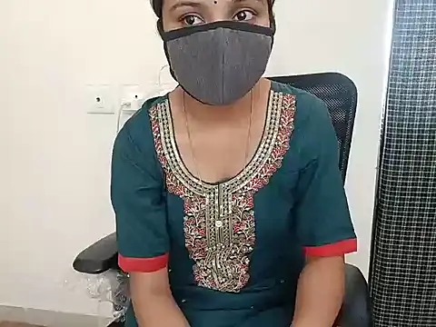 Snapshot of miss_kaur23 chatting on November 6, 6:36 am miss kaur23 online show from November 6, 6:36 am