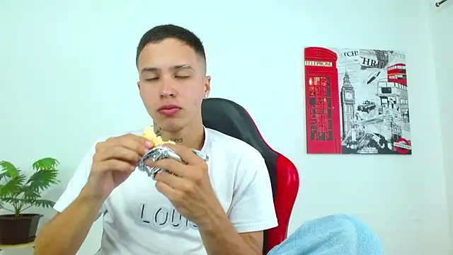 Cumandres18 online show from April 11, 2:43 pm