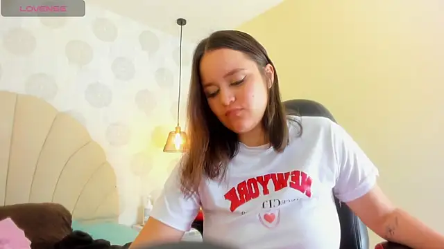 GIANAMILLER6 online show from February 10, 12:09 pm