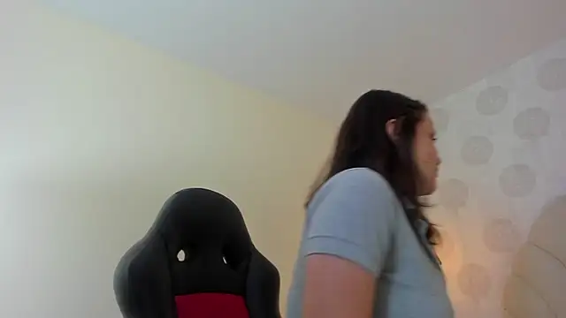 GIANAMILLER6 online show from April 7, 12:05 pm