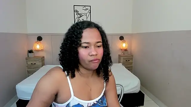 Snapshot of AuroraSky8 chatting on October 24, 1:07 pm AuroraSky8 online show from October 24, 1:07 pm