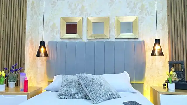 Tifany boobsgb online show from December 4, 8:17 pm