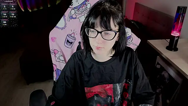 HazelTompson online show from March 5, 12:23 pm