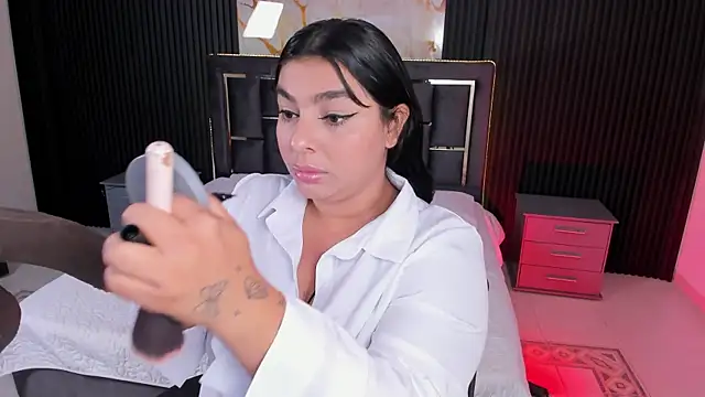 Hannasscott online show from October 20, 11:32 am